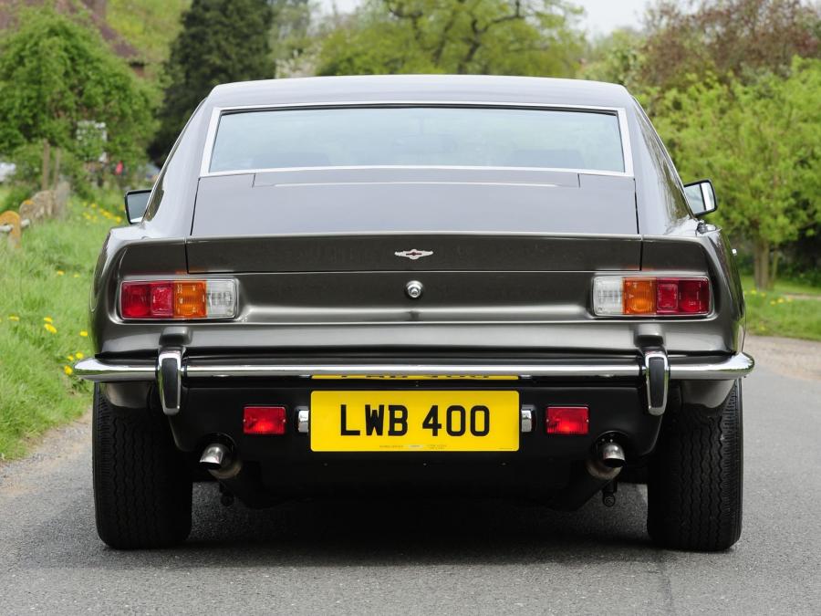  Aston Martin Lagonda V8 Saloon 1974 года  (фото 3 из 15)